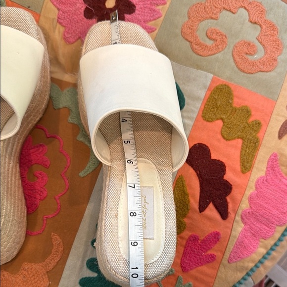 Altar'd State Cream Espadrille Platform Shoes size 9 - Picture 9 of 9